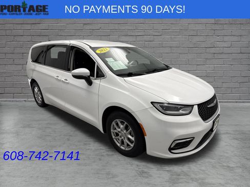 Used 2023 Chrysler Pacifica Touring-L FWD image 1