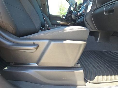 Used 2022 GMC Sierra 1500 SLE RWD image 18