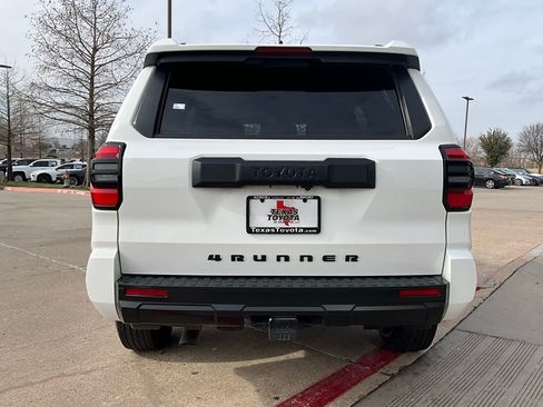 Used 2025 Toyota 4Runner SR5 image 7