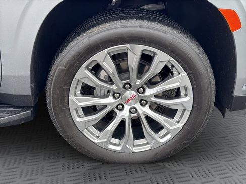 Used 2024 GMC Yukon Denali w/ Advanced Technology Package image 26