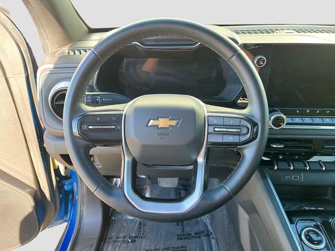 Used 2023 Chevrolet Colorado LT w/ LT Convenience Package II AWD/4WD image 11