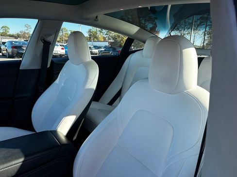 Used 2023 Tesla Model 3 Standard Range image 22