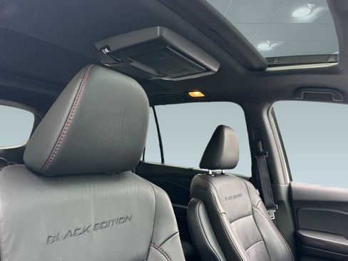 Certified 2022 Honda Pilot Black Edition image 15