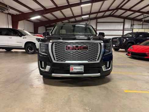 Used 2021 GMC Yukon Denali w/ Denali Ultimate Package AWD/4WD image 2