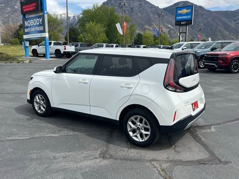 Used 2024 Kia Soul LX w/ Option Group 015 FWD image 12