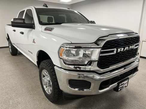 Used 2022 RAM 2500 Tradesman w/ Chrome Appearance Group image 2