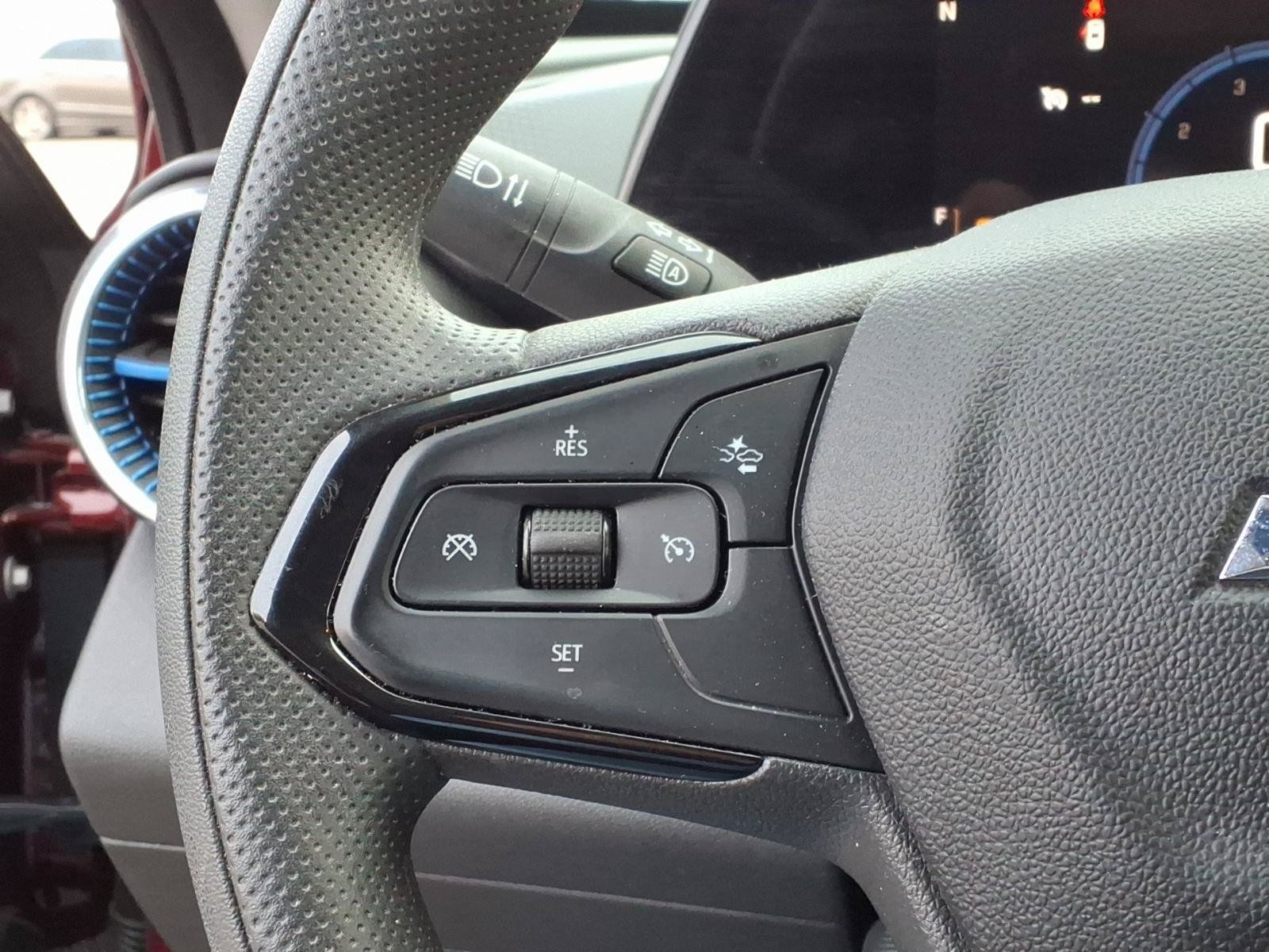 Used 2025 Chevrolet Trax LT FWD image 21