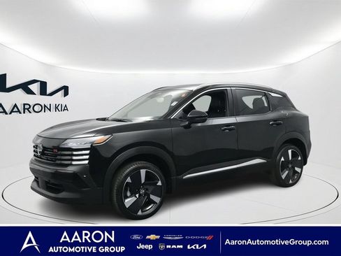 Used 2026 Nissan Kicks SR FWD image 1