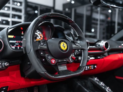 Used 2023 Ferrari 812 GTS RWD image 10