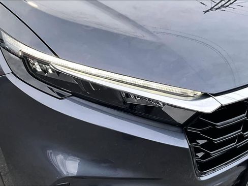 Used 2025 Honda CR-V EX image 31