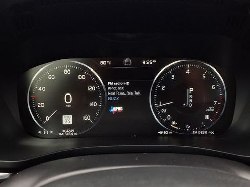 Used 2018 Volvo XC60 T5 Momentum w/ Vision Package AWD/4WD image 10