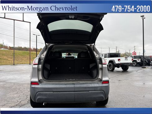 Used 2020 Jeep Cherokee Latitude Plus image 29