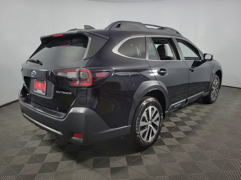 Used 2023 Subaru Outback Premium AWD/4WD image 8
