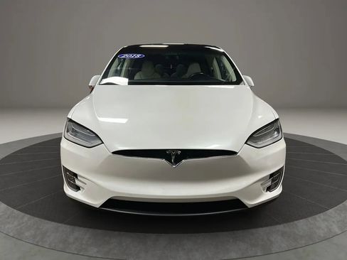 Used 2018 Tesla Model X 75D image 8