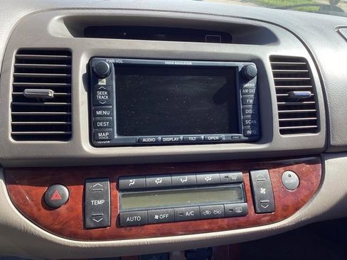 Used 2005 Toyota Camry LE FWD image 20