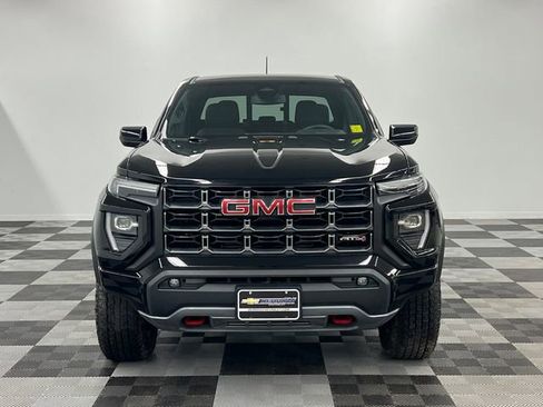 Used 2025 GMC Canyon AT4 AWD/4WD image 4