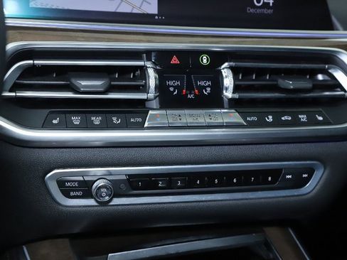 Used 2020 BMW X5 M50i w/ Premium Package image 29