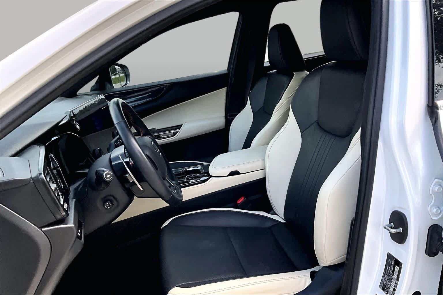 Used 2024 Lexus NX 350h AWD image 8