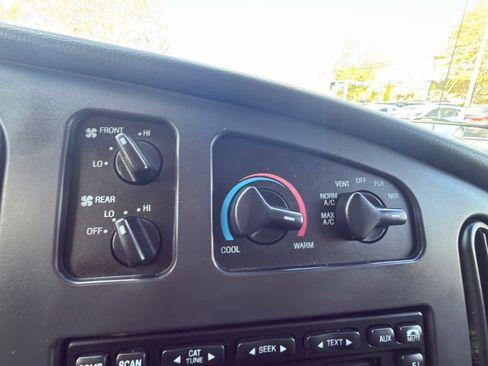 Used 2007 Ford E-350 and Econoline 350 XL RWD image 19