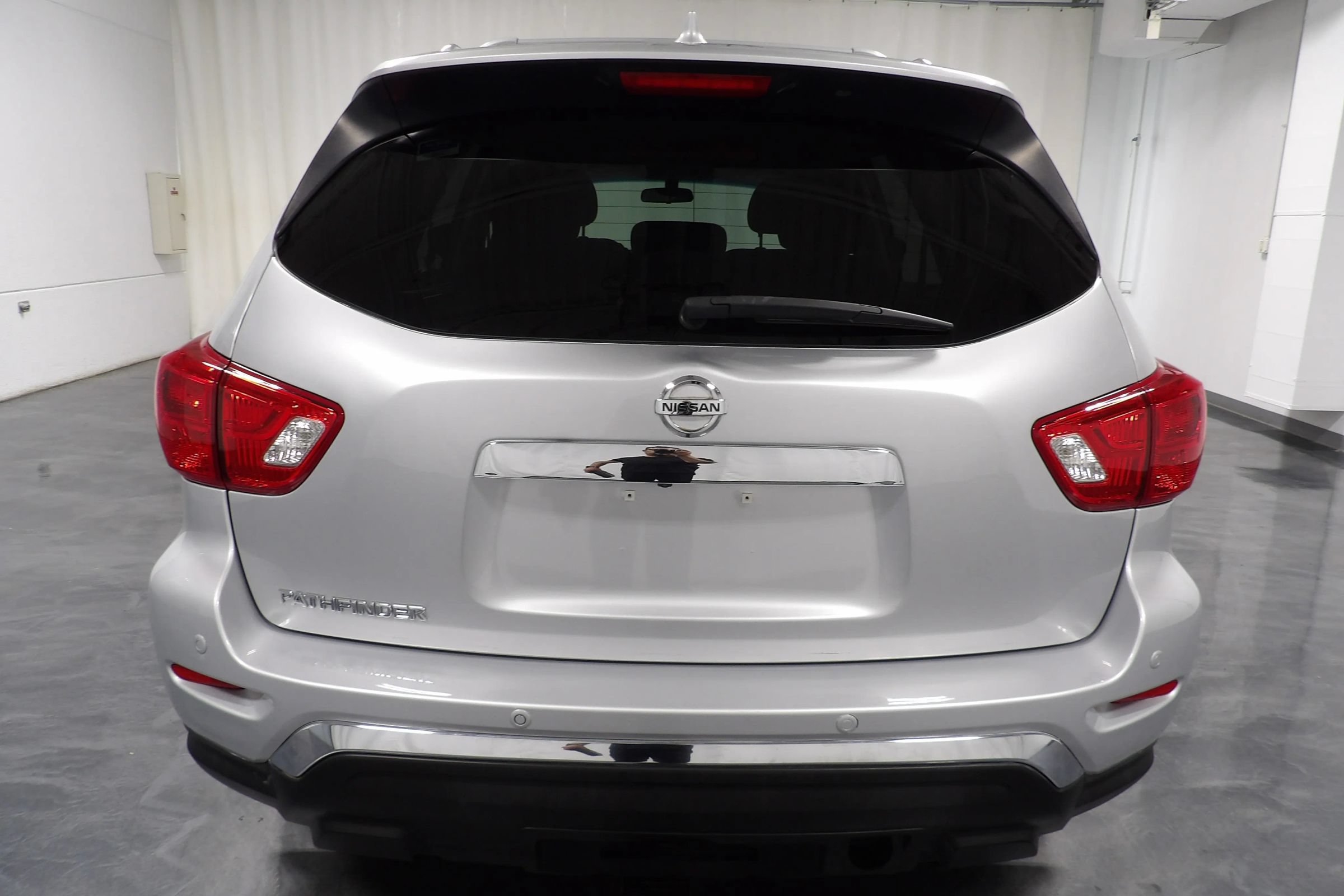 Used 2020 Nissan Pathfinder S FWD image 5