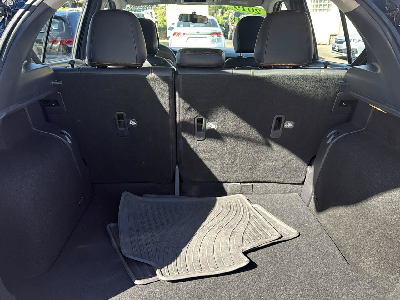 Used 2019 Nissan Kicks SR w/ SR Premium Package FWD image 16