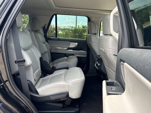 Used 2025 Ford Expedition Active RWD image 31