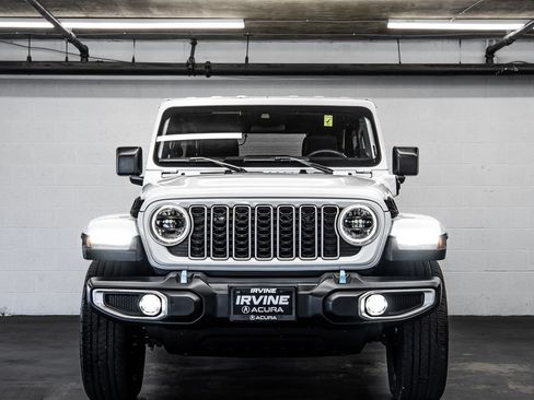 Used 2024 Jeep Wrangler Unlimited Sahara w/ Safety Group AWD/4WD image 8