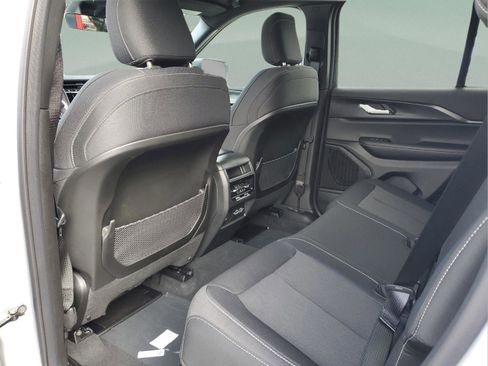 New 2025 Jeep Grand Cherokee Laredo w/ Luxury Tech Group I image 27