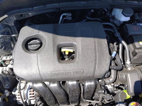 Used 2025 Kia Soul LX w/ LX Technology Package FWD image 30