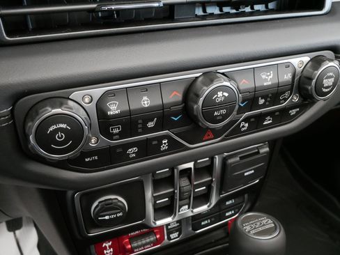 New 2025 Jeep Wrangler Unlimited Rubicon 392 image 27