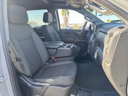 Used 2024 Chevrolet Silverado 1500 Custom w/ Turbomax Blackout Package image 34