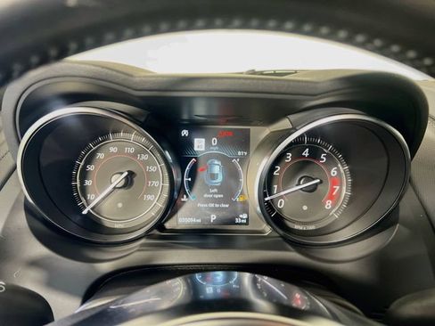 Used 2019 Jaguar F-TYPE Coupe RWD image 15