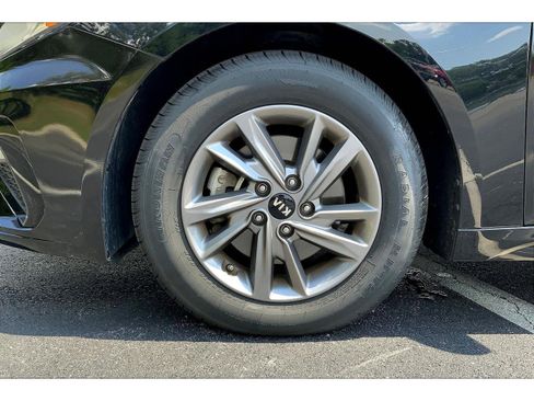 Used 2020 Kia Optima LX image 9