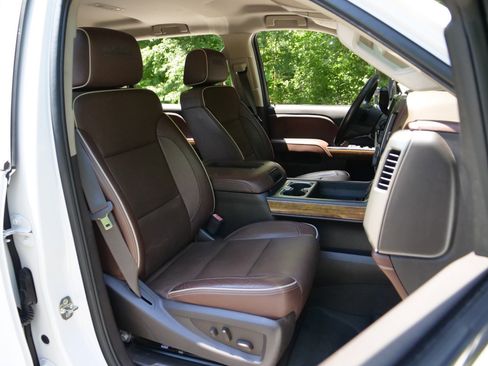 Used 2019 Chevrolet Silverado 3500 High Country w/ Duramax Plus Package AWD/4WD image 43