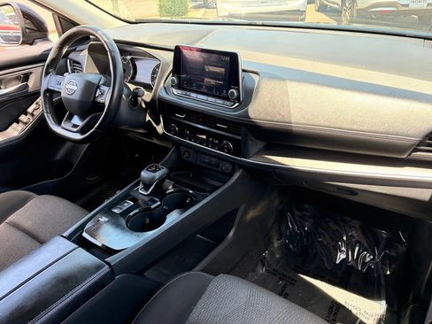 Certified 2025 Nissan Rogue SV FWD image 13