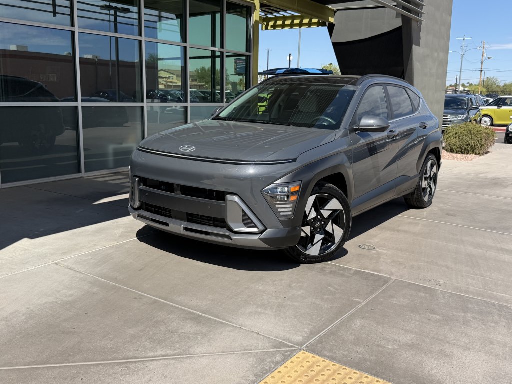 Used 2024 Hyundai Kona Limited FWD image 2