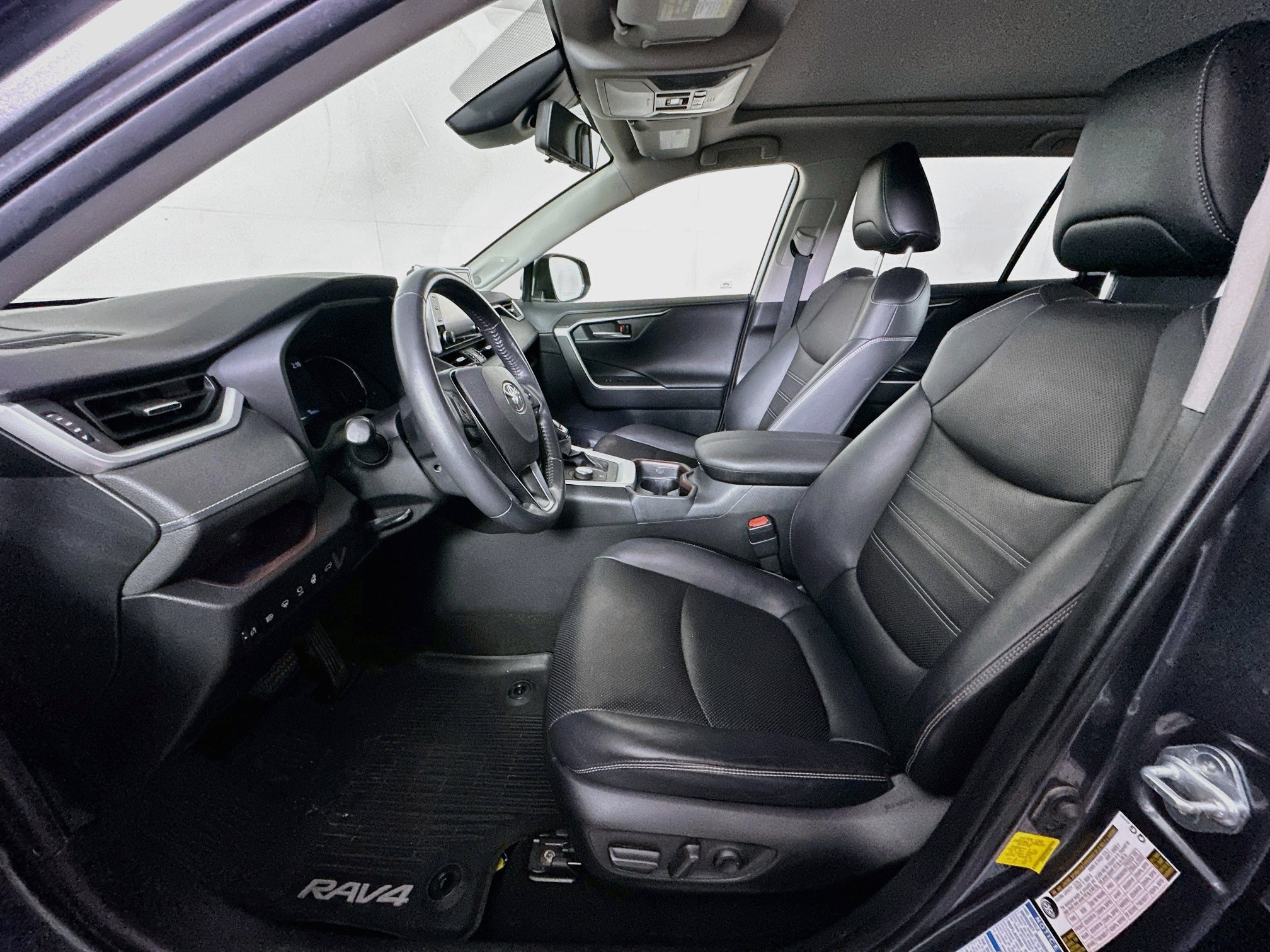 Used 2019 Toyota RAV4 Limited AWD/4WD image 13
