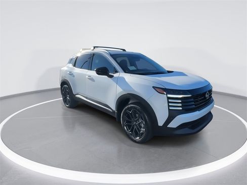 New 2026 Nissan Kicks SR w/ SR Premium Package image 2