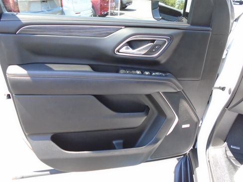Used 2023 GMC Yukon SLT AWD/4WD image 52