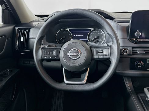 Used 2024 Nissan Pathfinder S image 18