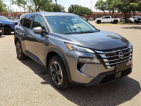 Used 2025 Nissan Rogue SV AWD/4WD image 6