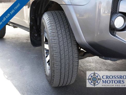 Used 2017 Toyota 4Runner SR5 Premium image 12