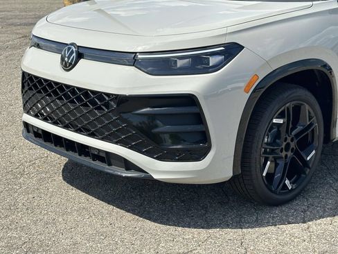 New 2026 Volkswagen Tiguan SE R-Line AWD/4WD image 6