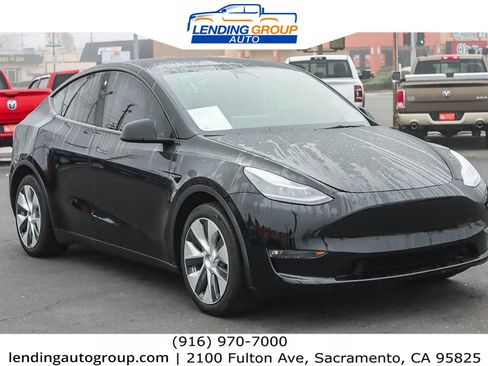 Used 2021 Tesla Model Y Long Range image 5