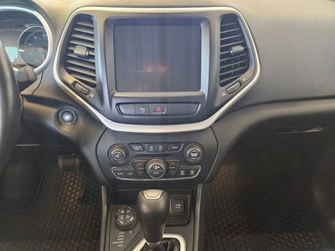 Used 2018 Jeep Cherokee Trailhawk w/ Quick Order Package 27L AWD/4WD image 18
