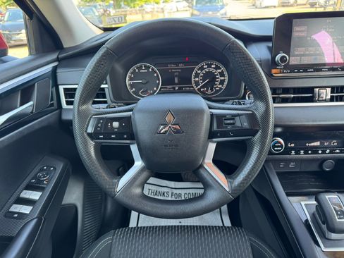 Used 2022 Mitsubishi Outlander ES AWD/4WD image 14