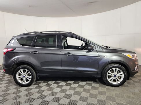 Used 2018 Ford Escape SE w/ Ford Safe & Smart Package image 8