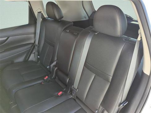 Certified 2020 Nissan Rogue SL w/ Premium Package image 21