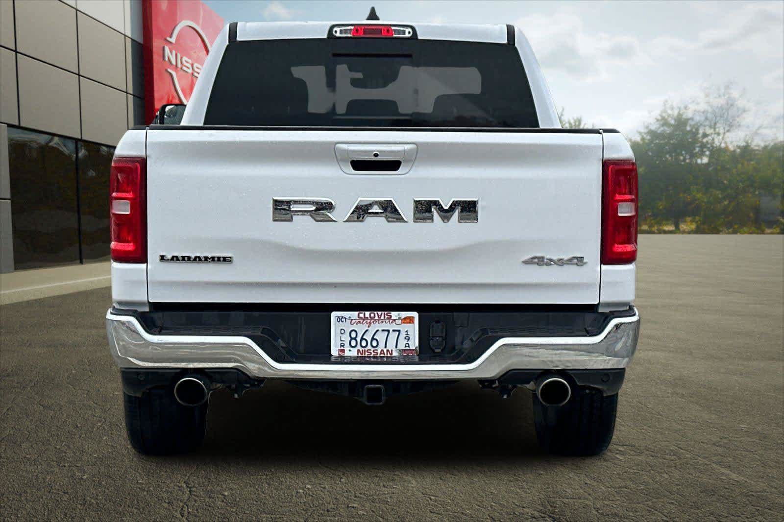 Used 2025 RAM 1500 Laramie AWD/4WD image 7