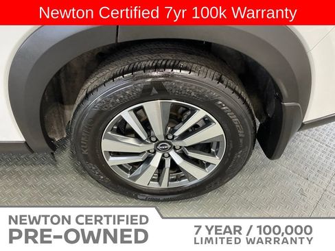 Used 2025 Nissan Pathfinder SL FWD image 46